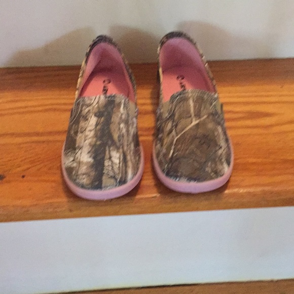 Airwalk Shoes - Soft summer shoes worn 1 pretty pink camouflage